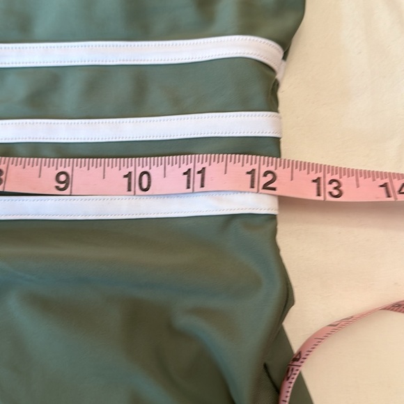 Green & White Size Small One piece bathing suit. NWOT Adjustable straps rem.pads - Picture 6 of 9